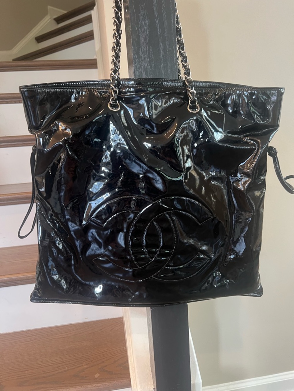 CHANEL Black Patent Leather Tote Bag - Picture 3 of 12